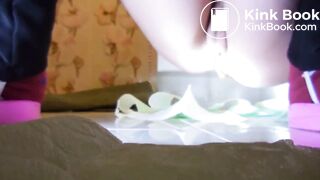 SCAT - Sexy girls Pooping 34