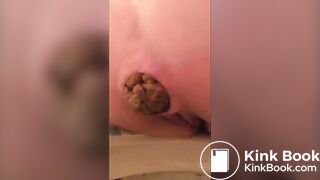 SCAT - Sexy girls Pooping 34