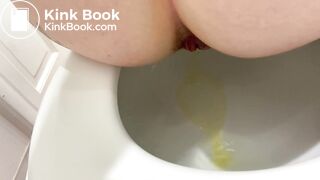 SCAT - Sexy girls Pooping 35