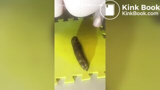 SCAT - Sexy girls Pooping 36