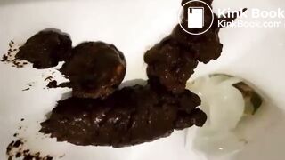 SCAT - Sexy girls Pooping 35