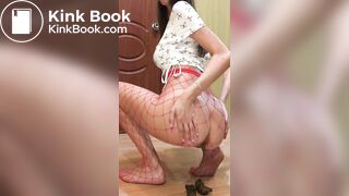 SCAT - Sexy girls Pooping 43