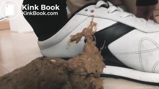 SCAT - Sexy girls Pooping 35