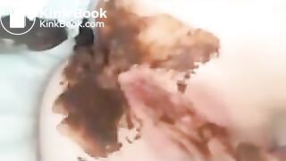 SCAT - Sexy girls Pooping 44