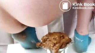 SCAT - Sexy girls Pooping 43