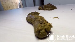 SCAT - Sexy girls Pooping 37