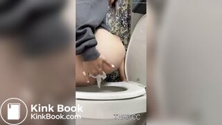 SCAT - Sexy girls Pooping 35