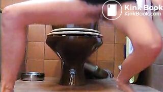 SCAT - Sexy girls Pooping 45