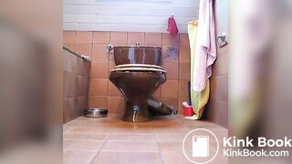 SCAT - Sexy girls Pooping 45