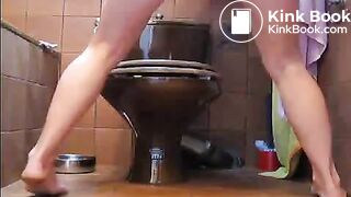 SCAT - Sexy girls Pooping 45