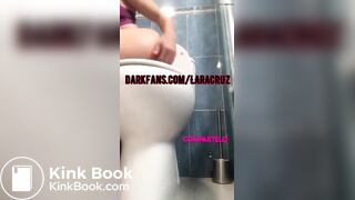 SCAT - Sexy girls Pooping 38