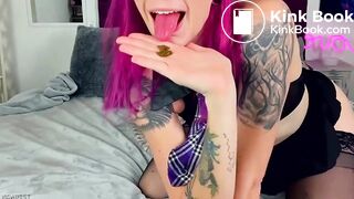 SCAT - Sexy girls Pooping 38