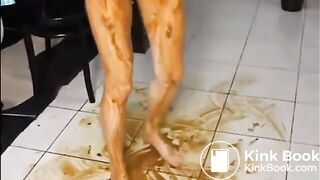 SCAT - Sexy girls Pooping 36