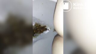 SCAT - Sexy girls Pooping 38