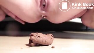 SCAT - Sexy girls Pooping 43
