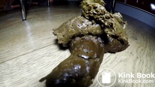 SCAT - Sexy girls Pooping 42