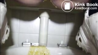 SCAT - Sexy girls Pooping 38