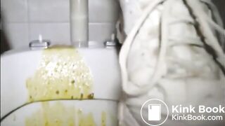 SCAT - Sexy girls Pooping 38