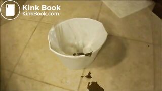 SCAT - Sexy girls Pooping 38