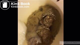 SCAT - Sexy girls Pooping 44