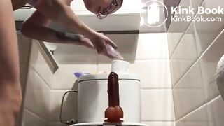 SCAT - Sexy girls Pooping 42