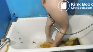 SCAT - Sexy girls Pooping 42