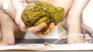 SCAT - Sexy girls Pooping 42