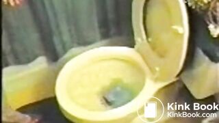 SCAT - Sexy girls Pooping 44