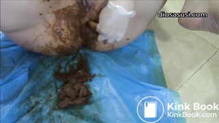 SCAT - Sexy girls Pooping 39