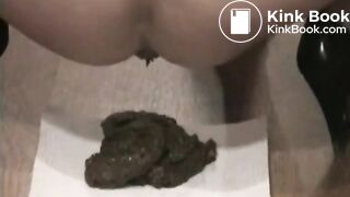 SCAT - Sexy girls Pooping 45