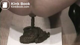 SCAT - Sexy girls Pooping 45