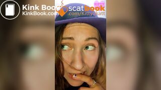 SCAT - Sexy girls Pooping 44