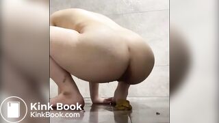 SCAT - Sexy girls Pooping 42