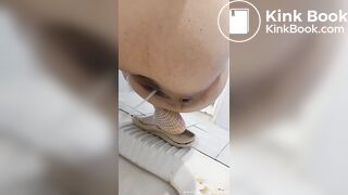 SCAT - Sexy girls Pooping 45