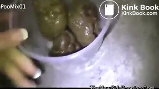 SCAT - Sexy girls Pooping 45