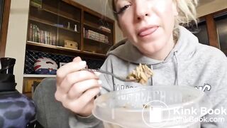 SCAT - Sexy girls Pooping 42