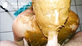 SCAT - Sexy girls Pooping 42