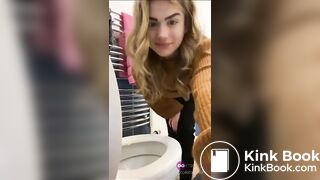 SCAT - Sexy girls Pooping 45