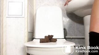 SCAT - Sexy girls Pooping 42