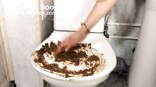 SCAT - Sexy girls Pooping 42