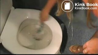 SCAT - Sexy girls Pooping 43