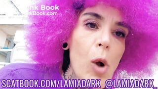 Pooping outside @lamiadark_