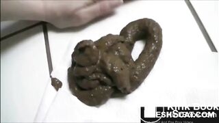 SCAT - Sexy girls Pooping 44