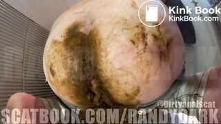 Shitting on jeans @dirtyanalscat