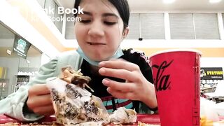 She eats a scat burger