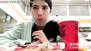 She eats a scat burger