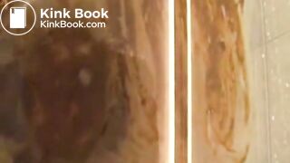 Beautifull Maisy play with her shit in the shower