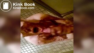 Skinny daughter with shit and piss.