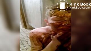 Skinny daughter with shit and piss.