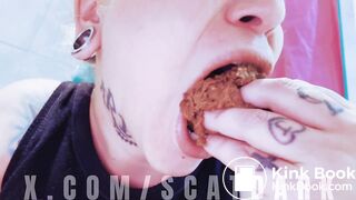 Getting out my shit with octopus dildo @scatdark